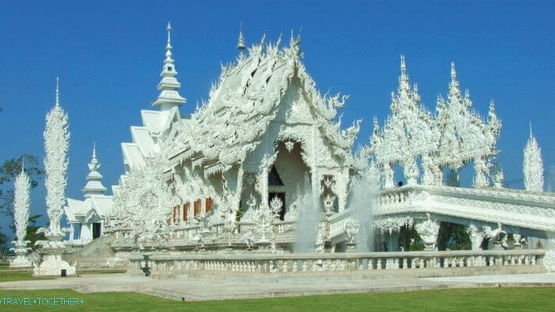 Chrám Wat Rong Khun v Chiang Rai