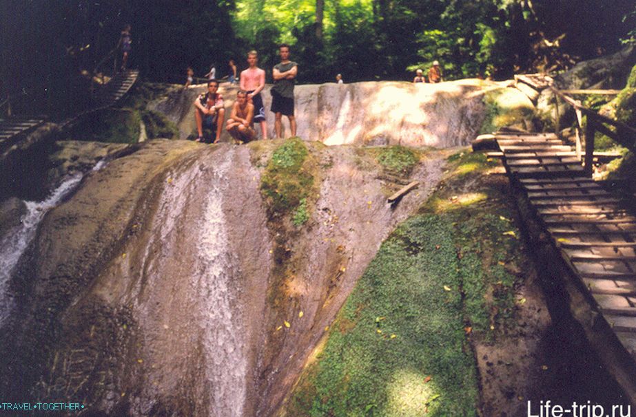 33 vodopádov, 2000