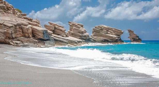 Pláž Triopetra na Kréte