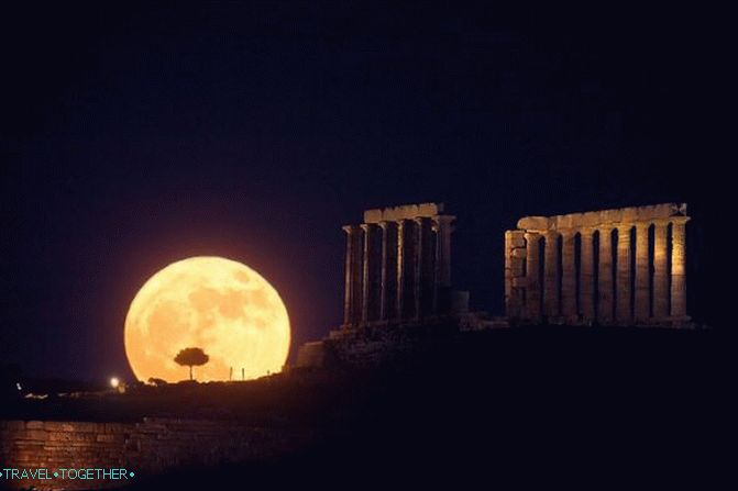 Cape Sounion a chrám Poseidon