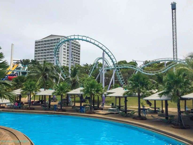 Vodný park Pattaya Park - lacný a ošúchaný