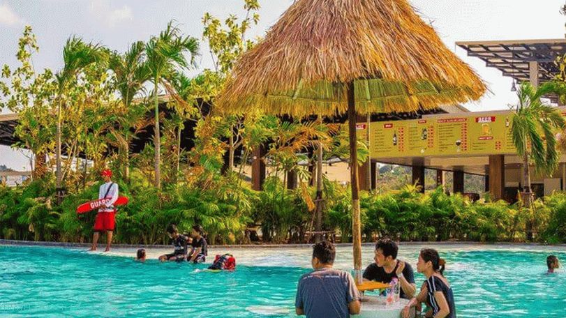 Pool-bar Relaxačná vírivka Bazén vo vodnom parku Ramayana Pattaya