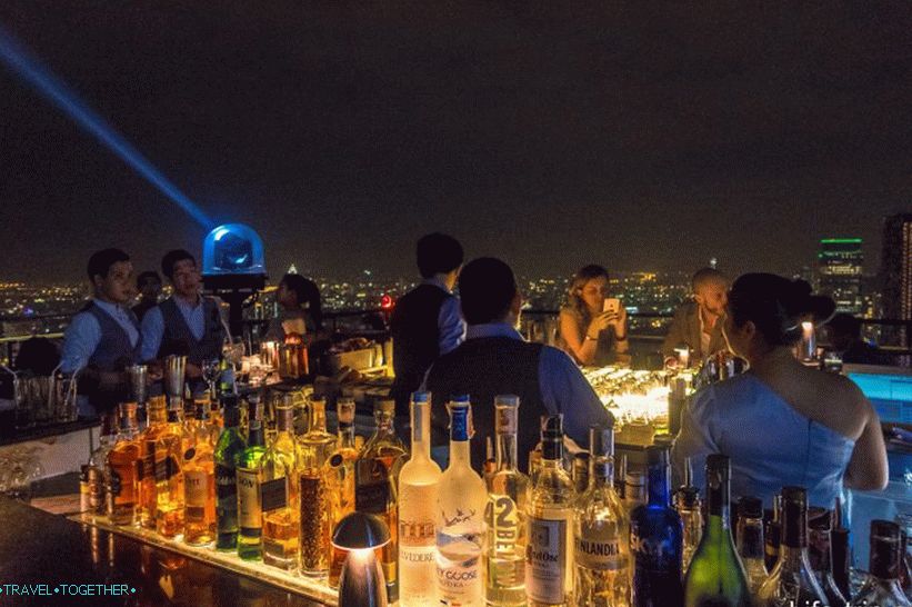 Samotný bar a nápoje