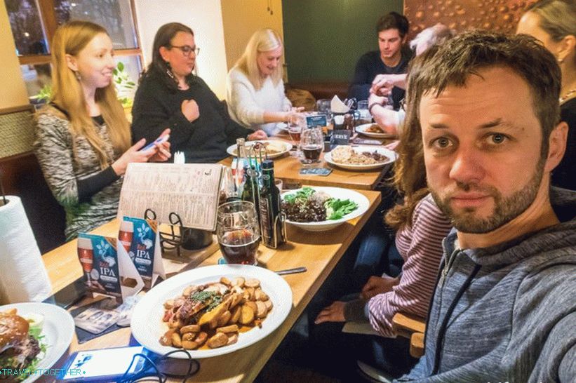 Bar Mlsnej Kocour v Prahe je stredne veľký bar pre turistov a miestnych obyvateľov