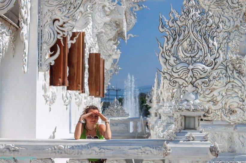 Biely chrám Thajska (Wat Rong Khun) - krásna rozprávka v tele