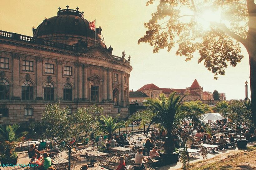 Bode múzeum pri západe slnka