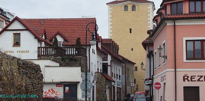 Plzenská (horná) brána