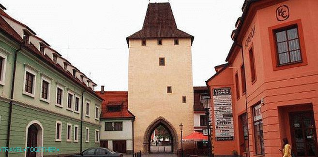 Pražská (dolná) brána