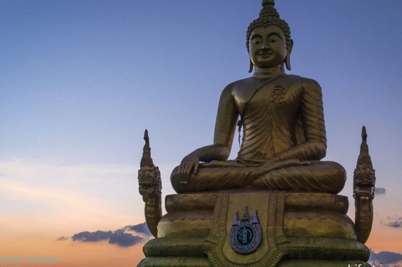 Veľký Budha na Phukete a rozhľadňa - hlavná atrakcia