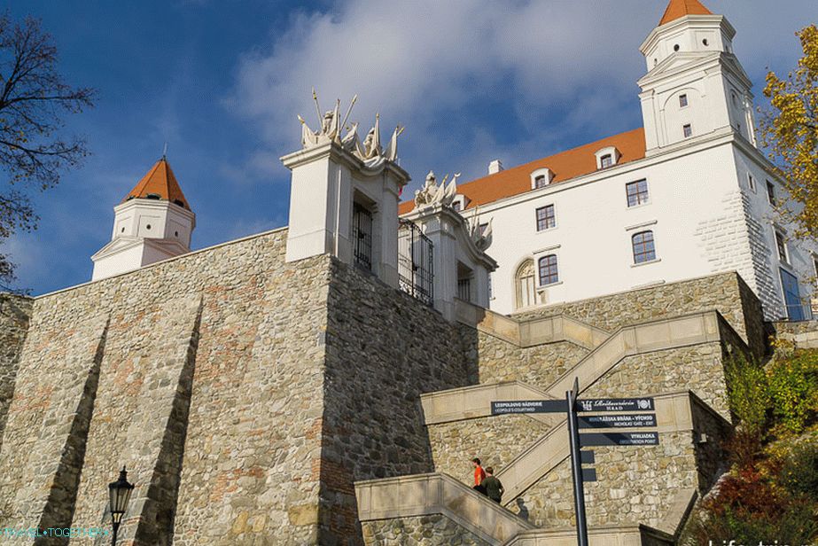 Tu sa priblíži a priblíži