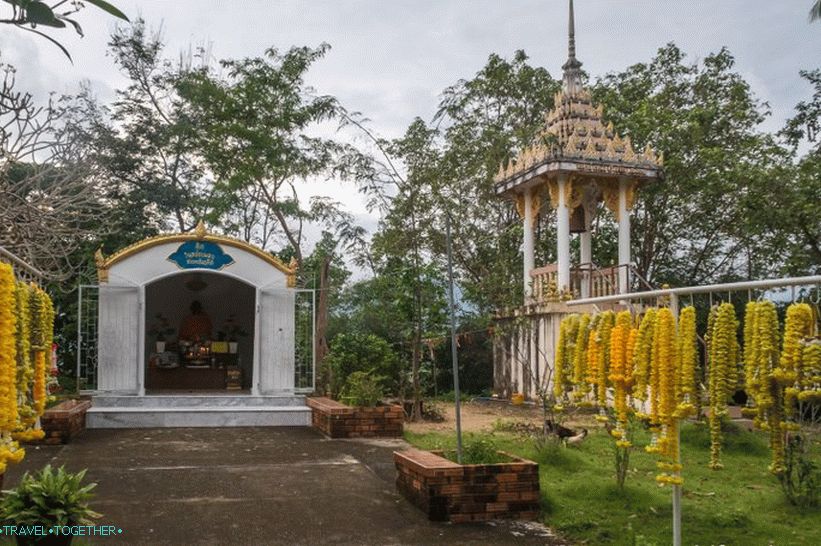 Buddhistický chrám Phu Kha Noi na Phangane - najstarší na ostrove