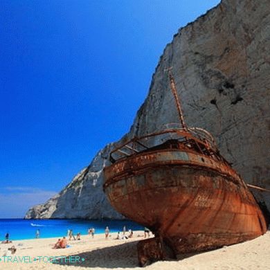 Navagio Bay: príbeh najznámejšej pláže v Grécku