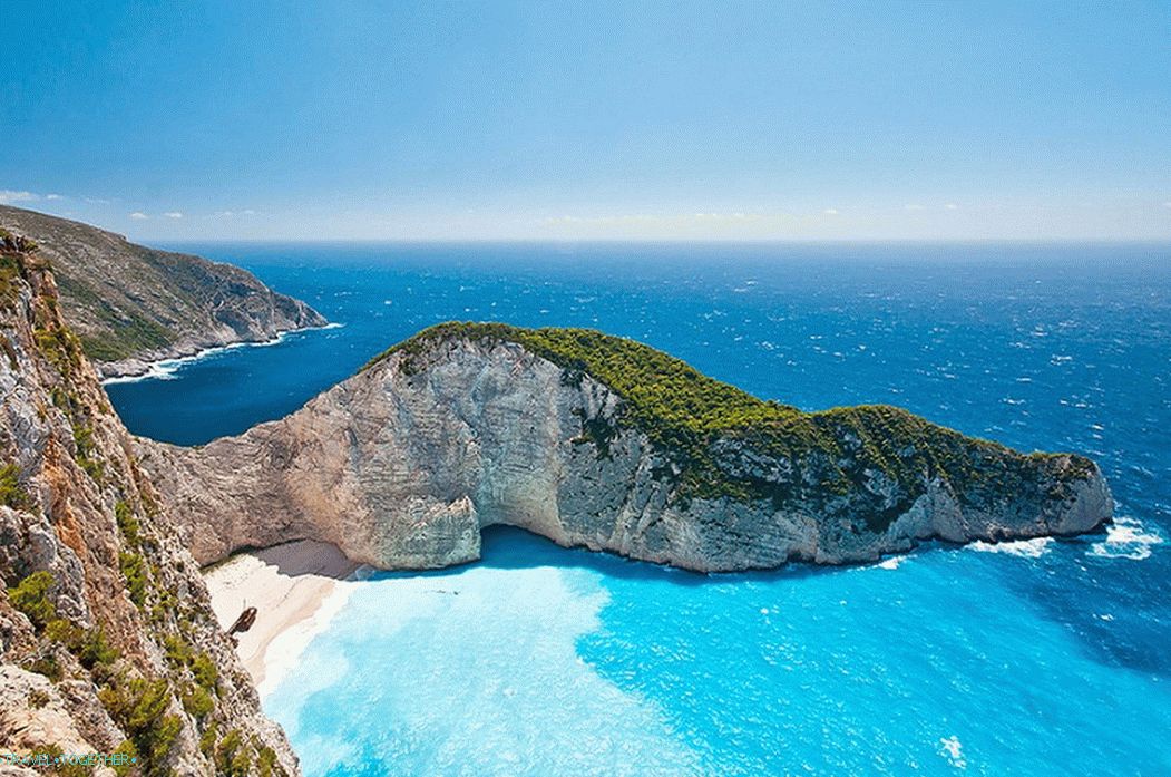 Navagio Bay: príbeh najznámejšej pláže v Grécku