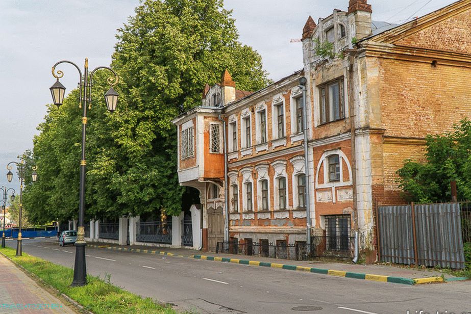 Nábrežie Verkhne-Volzhskaya