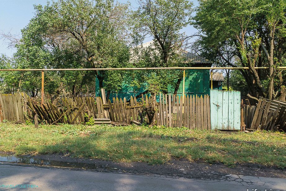 A nasledujúci dom je taký, akoby na rozdiel.