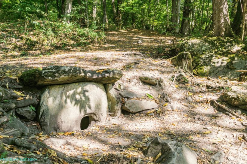 Dolmens v Krasnaya Polyana - orientačný bod pre amatérku