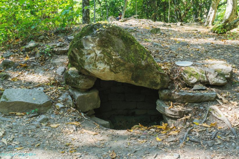 Dolmens v Krasnaya Polyana - orientačný bod pre amatérku