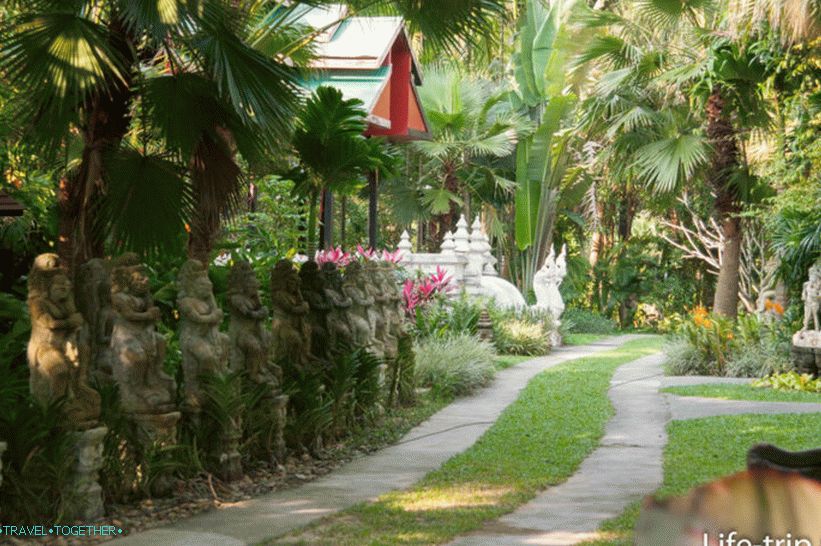 Dusit Dhewa - kultúrne stredisko na Koh Samui