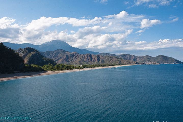 Pobrežie Cirali. Pláže Olympos.