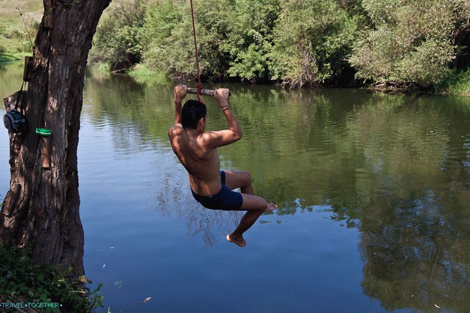 Skočiť do rieky s bungee