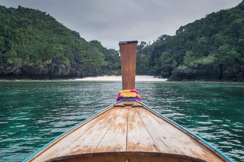Prehliadka ostrova Phi Phi Island v Thajsku - moja recenzia a ako najlepšie ísť