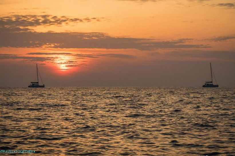 Prehliadka ostrova Phi Phi Island v Thajsku - moja recenzia a ako najlepšie ísť