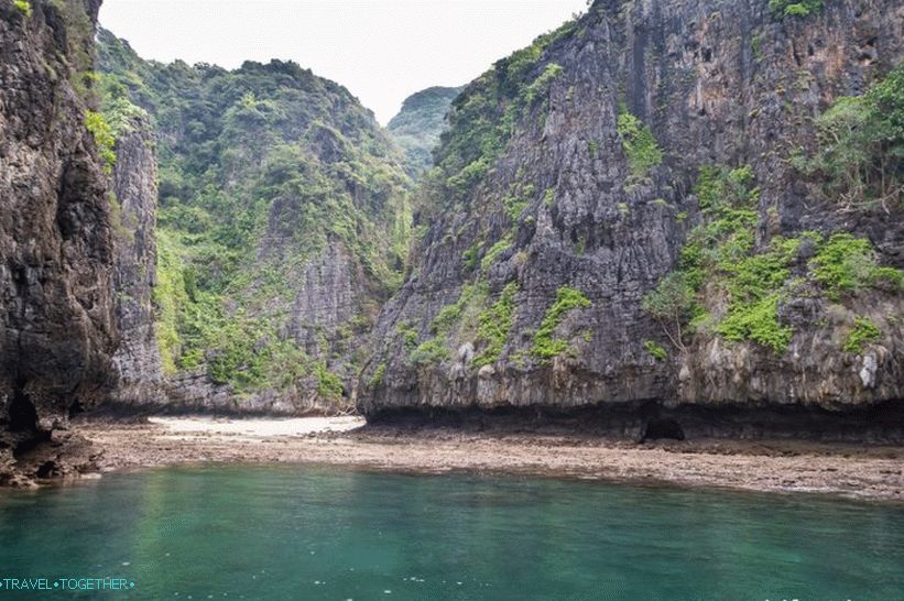 Prehliadka ostrova Phi Phi Island v Thajsku - moja recenzia a ako najlepšie ísť