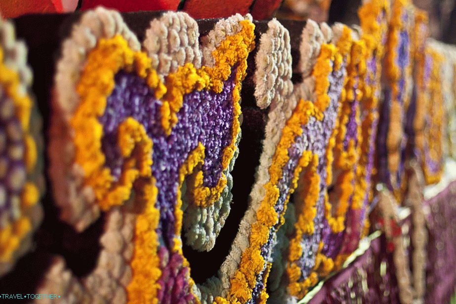 Kvetinový festival Thajska, kvetinová mozaika