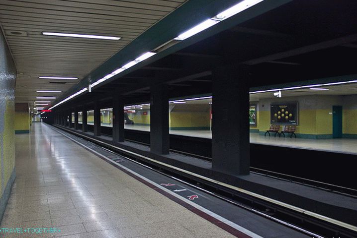 Metro v Ankare. Turecko.