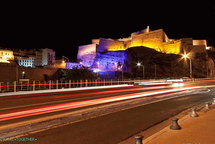 Nočné mesto Marseille