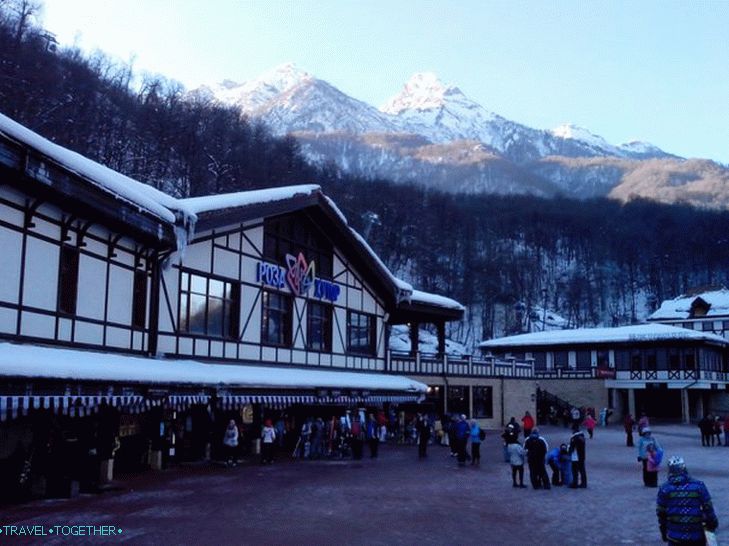 Rosa Khutor pri nohách (ráno)