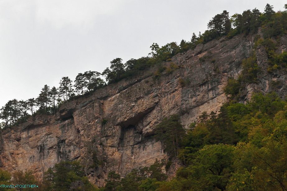 Okolo zvislých hornín