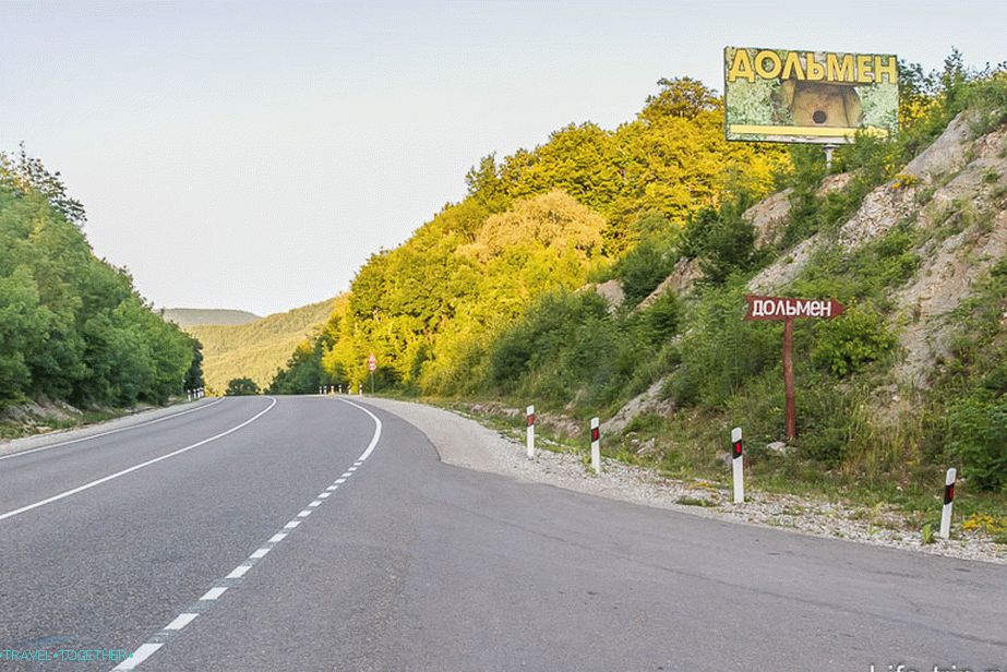 Dolmenov štít pri ceste