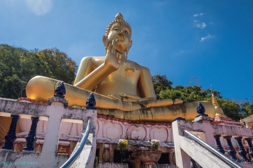 Chrám Kao Rang v Phukete - neďaleko vyhliadkovej plošiny Rang Hill