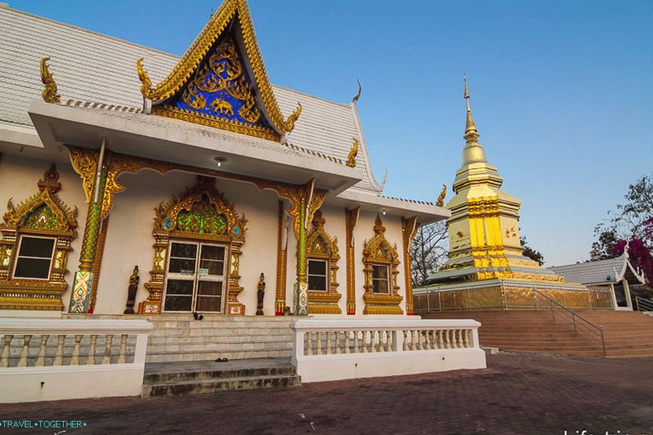 Wat Phra That Chom