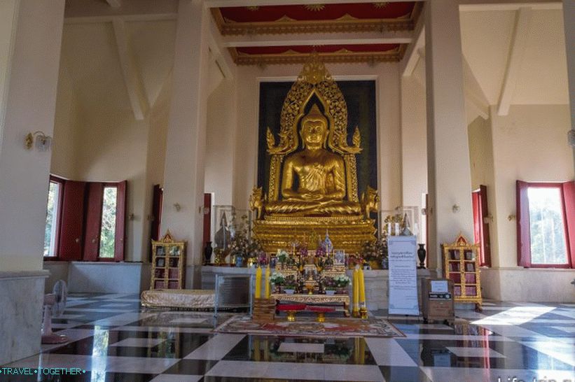Chrám Wat Yang v Pattaya - lepšie vidieť susednú Phra Mondop