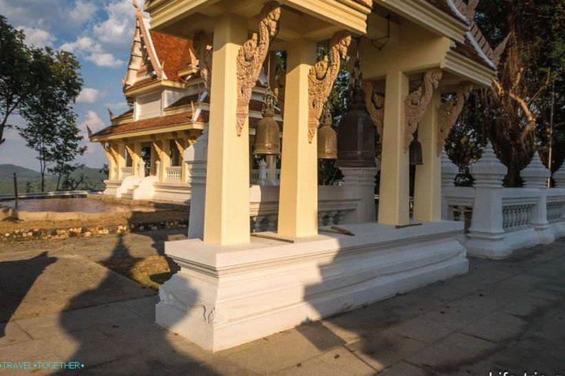 Chrám Wat Yang v Pattaya - lepšie vidieť susednú Phra Mondop