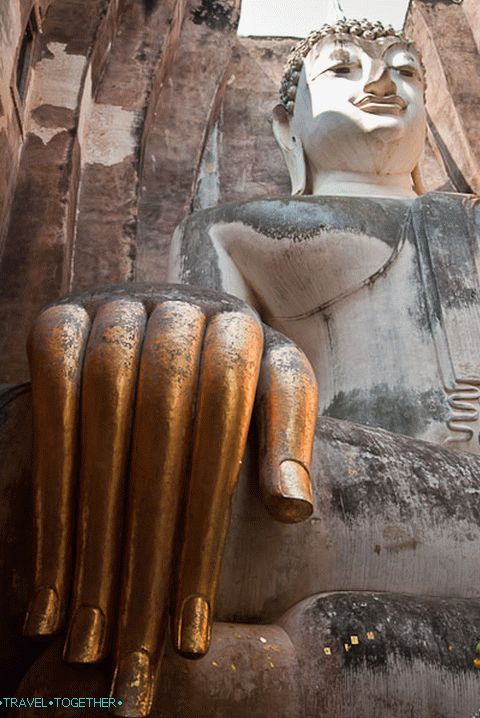 Wat Si Chum - veľký sedavý Buddha