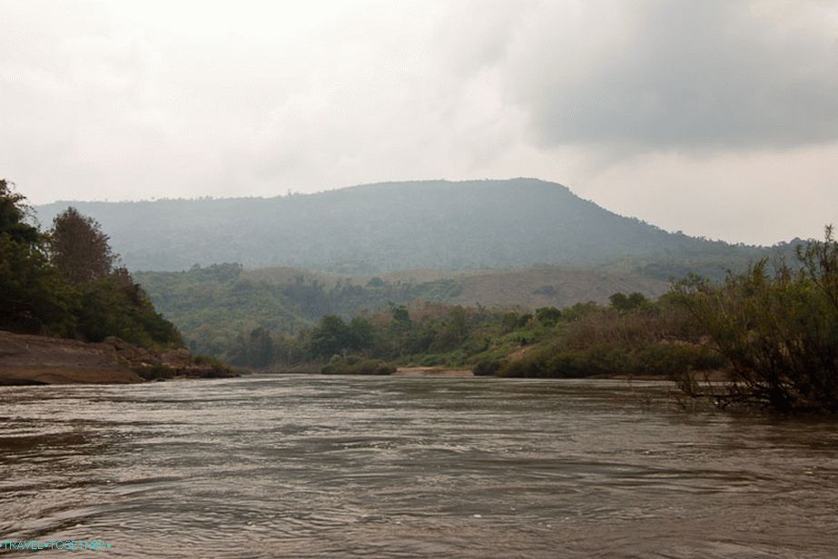 Od Vang Vieng po Ventyanu na kajaku