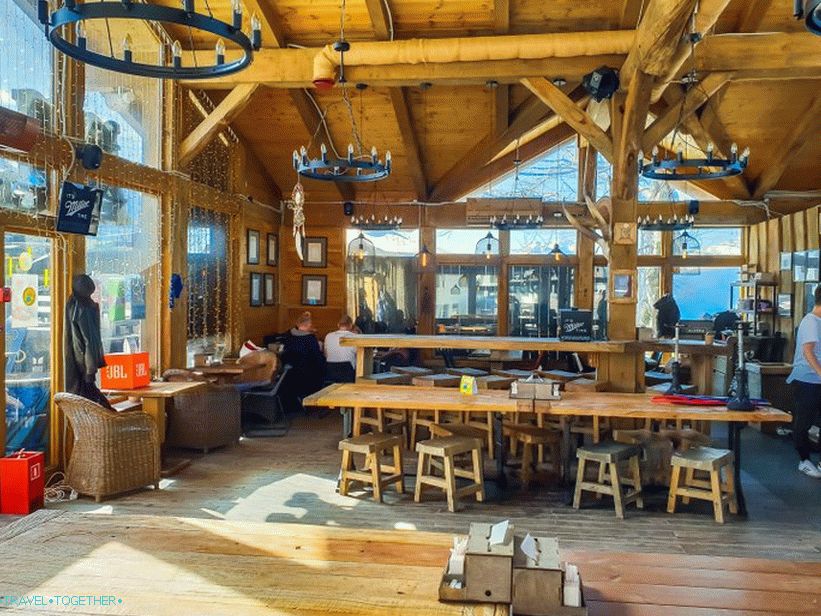 Кафе Alaska bar & grill - тусовка и бургеры после покатушек