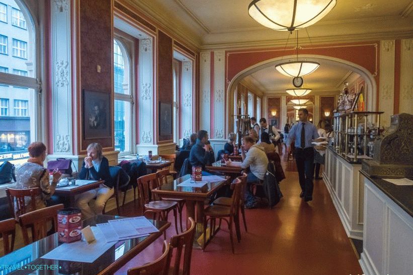 Café Louvre - miesto pre kultúrne raňajky v Prahe