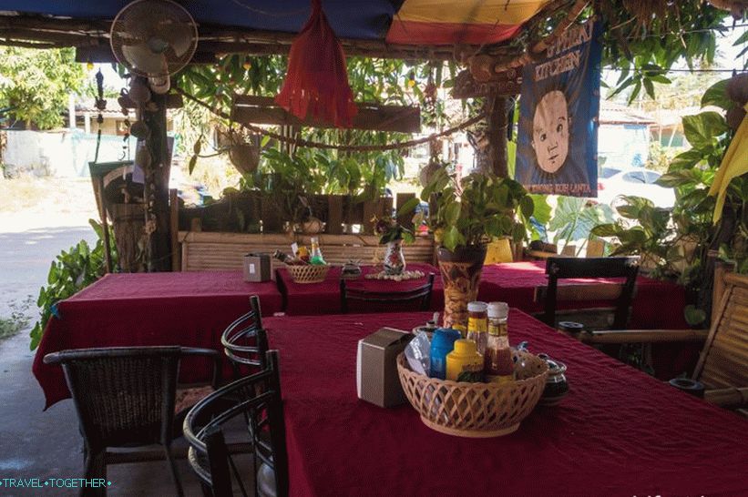 Cafe Nong Pheat - zaprášený kútik thajskej kuchyne na Lante