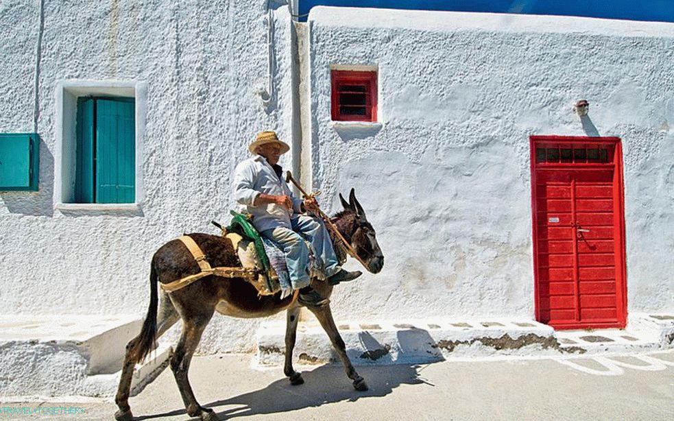 Kythnos: pláže a pamiatky ostrova Cycladic