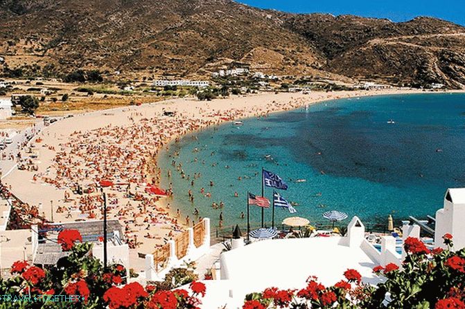 Pláž v lete Iosos v Grécku