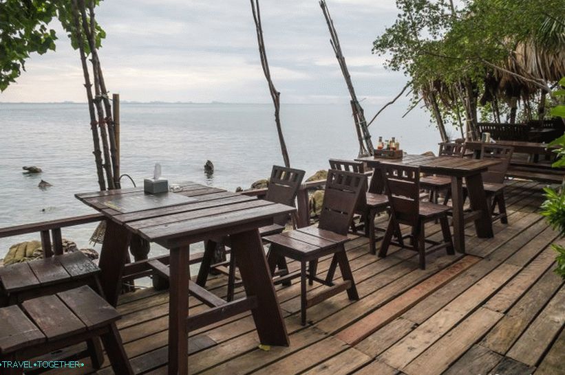 Koh Raham on Phangan - autentická reštaurácia z morského odpadu