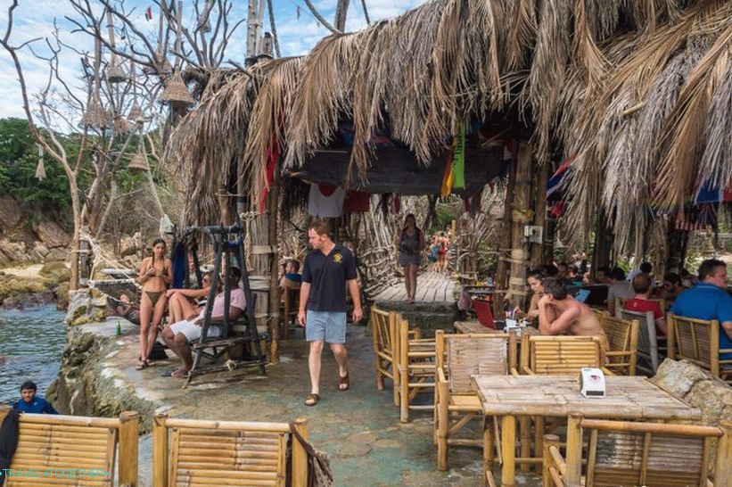 Koh Raham on Phangan - autentická reštaurácia z morského odpadu
