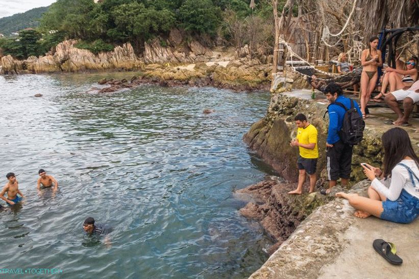 Koh Raham on Phangan - autentická reštaurácia z morského odpadu