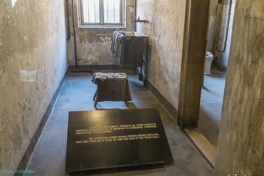 Výstava v jednom z kasární Auschwitz 1