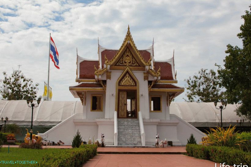 Svätyňa mesta Obelisk Krabi