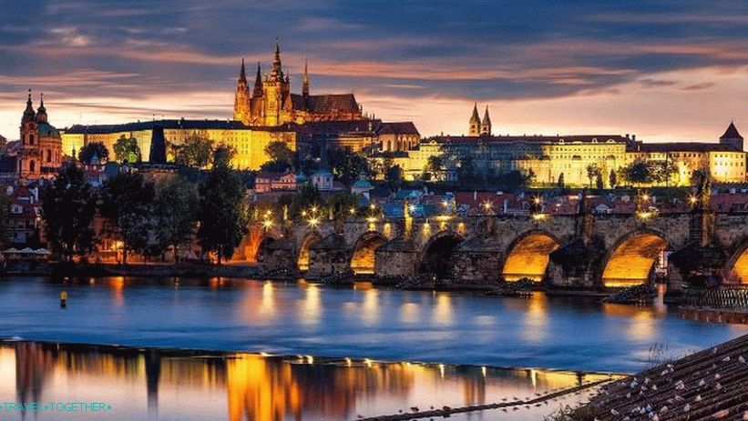 Pohľad na Malú Stranu z brehov Vltavy